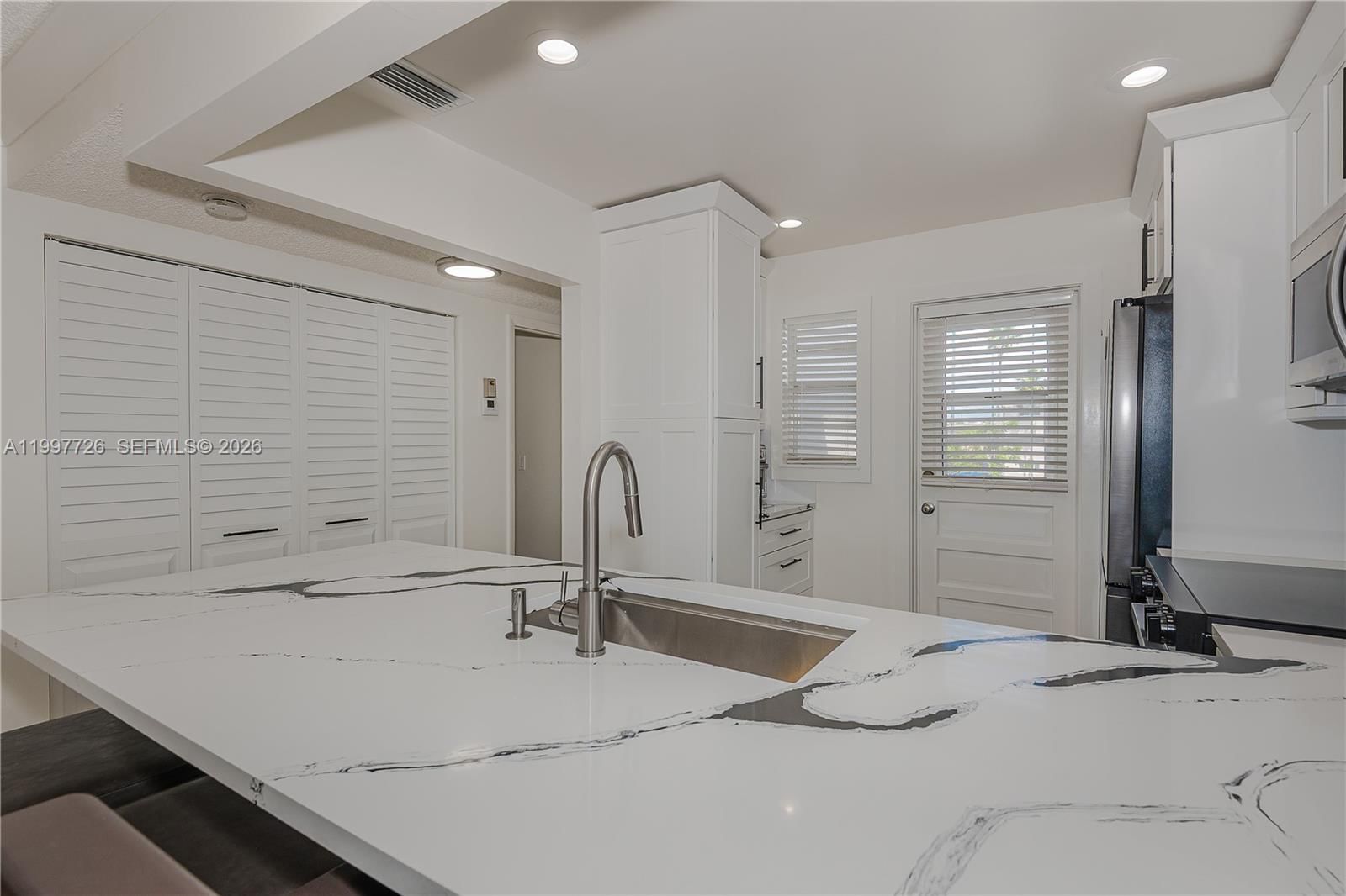 Real estate property located at 2500 81st Ave #304, Broward, Arrowhead Condo No V, Davie, FL