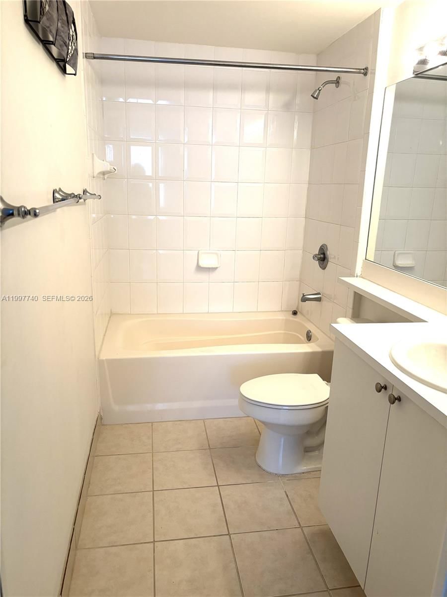 Real estate property located at 8050 Nob Hill Rd #105, Broward, El-ad Nob Hill Condo, Tamarac, FL