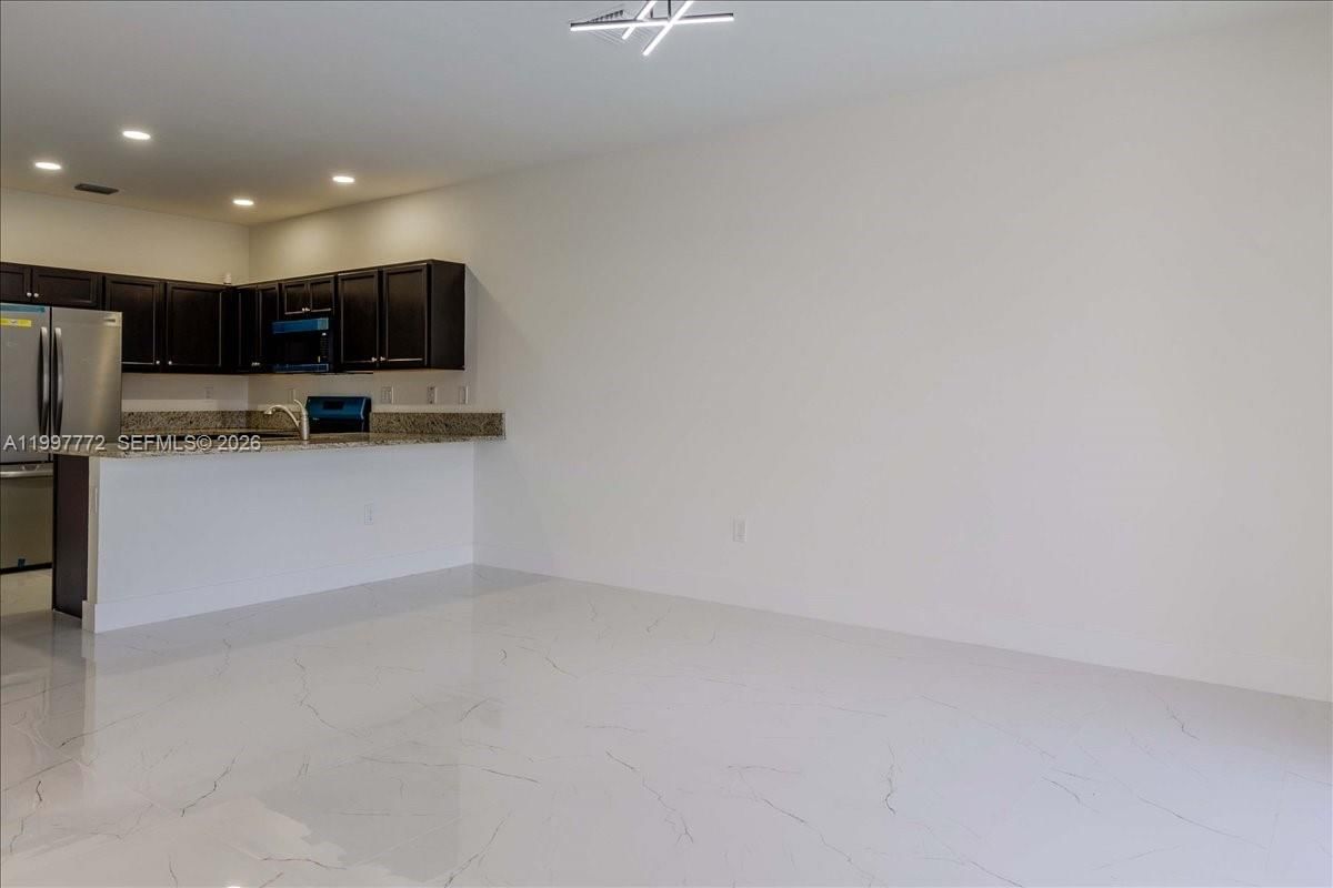 Real estate property located at 3335 94th Ter, Miami-dade, Bonterra, Hialeah, FL