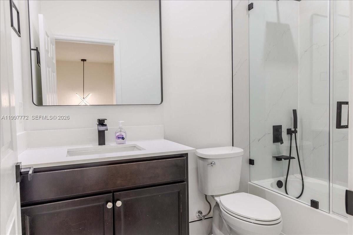 Real estate property located at 3335 94th Ter, Miami-dade, Bonterra, Hialeah, FL