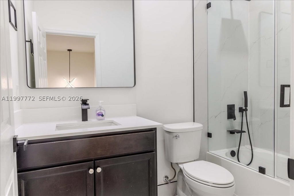 Real estate property located at 3335 94th Ter, Miami-dade, Bonterra, Hialeah, FL