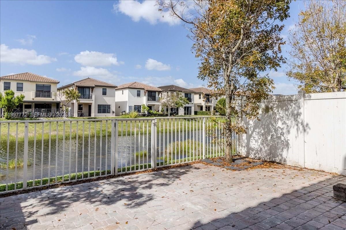 Real estate property located at 3335 94th Ter, Miami-dade, Bonterra, Hialeah, FL