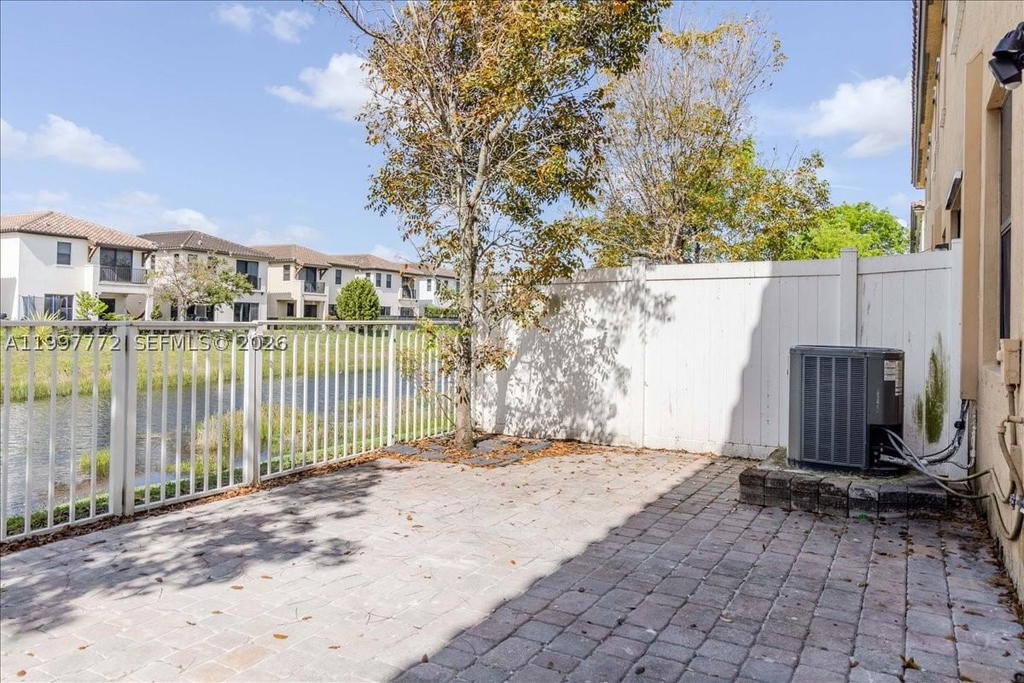Real estate property located at 3335 94th Ter, Miami-dade, Bonterra, Hialeah, FL