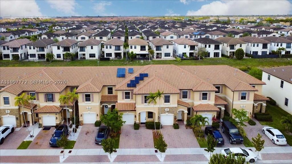 Real estate property located at 3335 94th Ter, Miami-dade, Bonterra, Hialeah, FL
