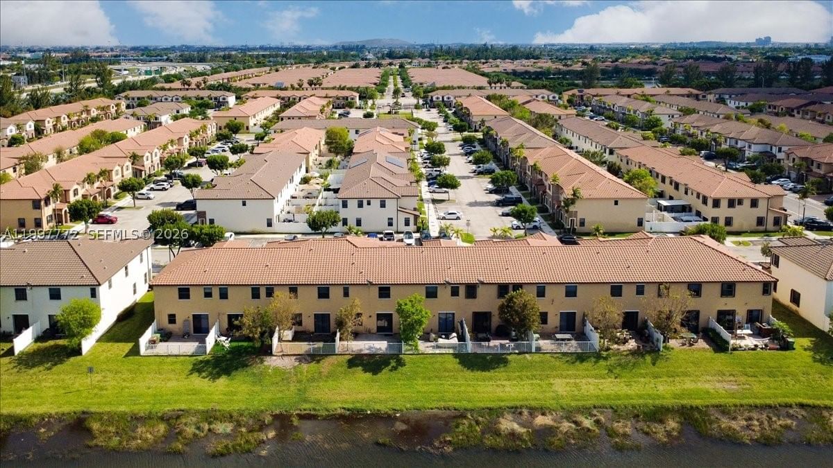Real estate property located at 3335 94th Ter, Miami-dade, Bonterra, Hialeah, FL