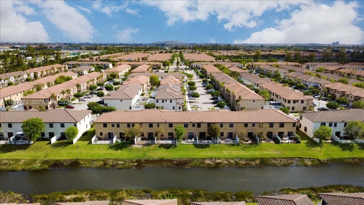 Real estate property located at 3335 94th Ter, Miami-dade, Bonterra, Hialeah, FL