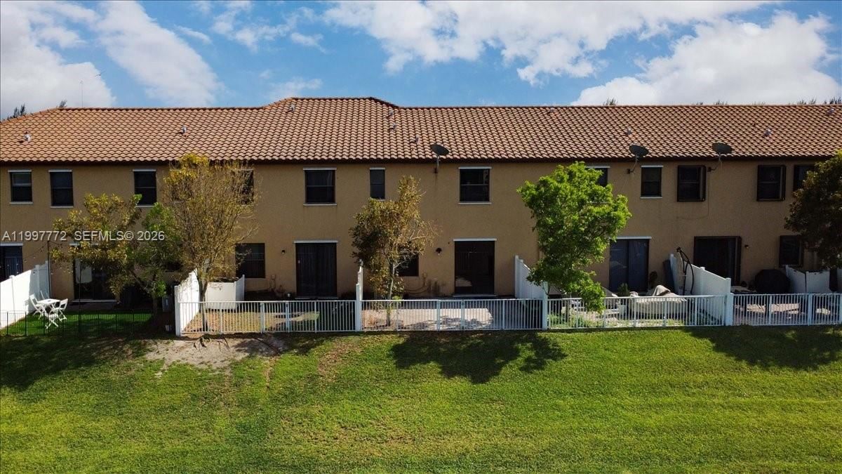 Real estate property located at 3335 94th Ter, Miami-dade, Bonterra, Hialeah, FL