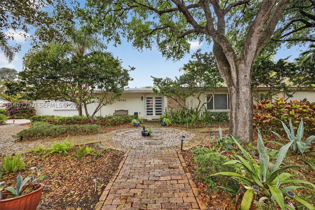 Real estate property located at 19745 244th St, Miami-dade, Dixie Park Heights, Homestead, FL