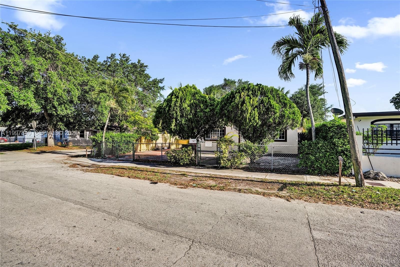 Real estate property located at 2158 100th St, Miami-dade, Woodland Addn, Miami, FL