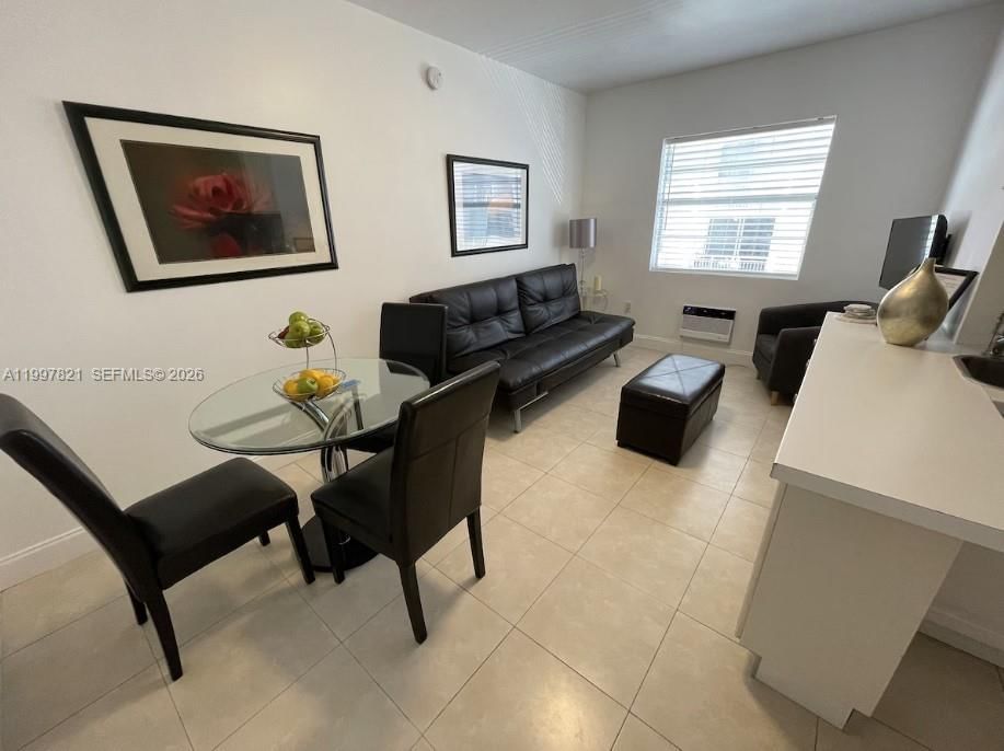 Real estate property located at 335 Ocean Dr #214, Miami-dade, Ocean Walk On South Beach, Miami Beach, FL