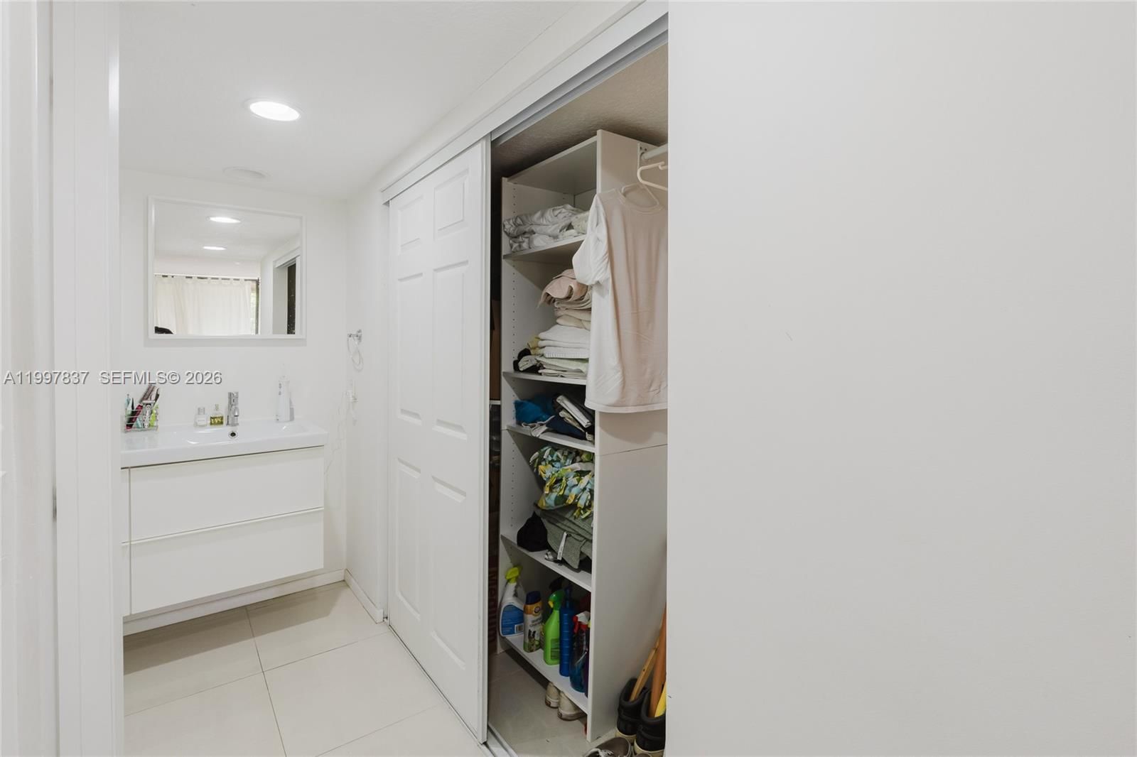 Real estate property located at 101 96th Ter #101, Broward, Fountains Of Jacaranda Co, Plantation, FL