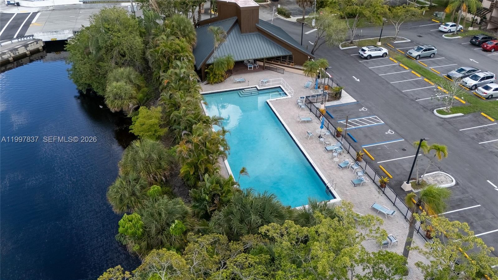 Real estate property located at 101 96th Ter #101, Broward, Fountains Of Jacaranda Co, Plantation, FL