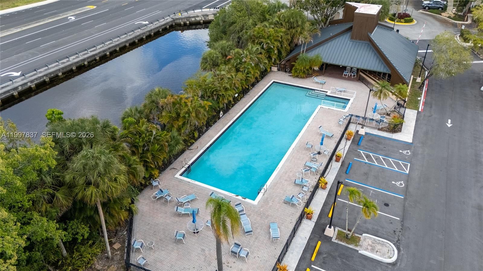 Real estate property located at 101 96th Ter #101, Broward, Fountains Of Jacaranda Co, Plantation, FL