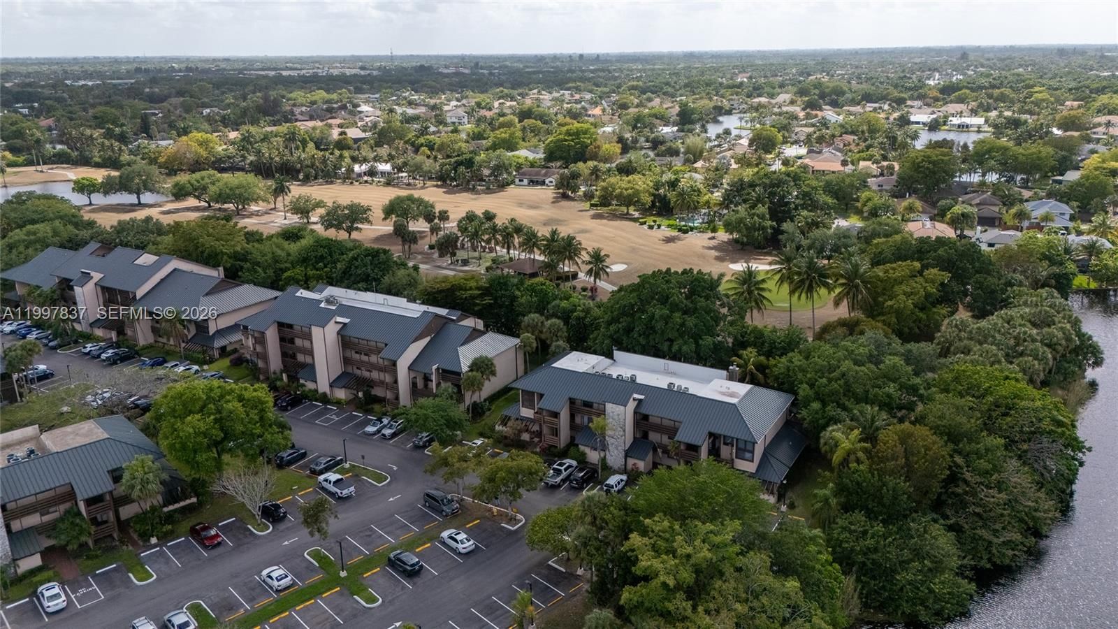 Real estate property located at 101 96th Ter #101, Broward, Fountains Of Jacaranda Co, Plantation, FL