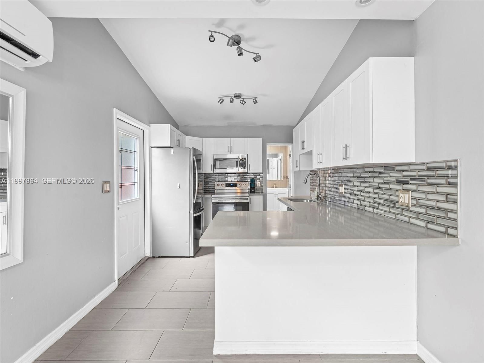 Real estate property located at 1432 5th Ave, Broward, Progresso, Fort Lauderdale, FL