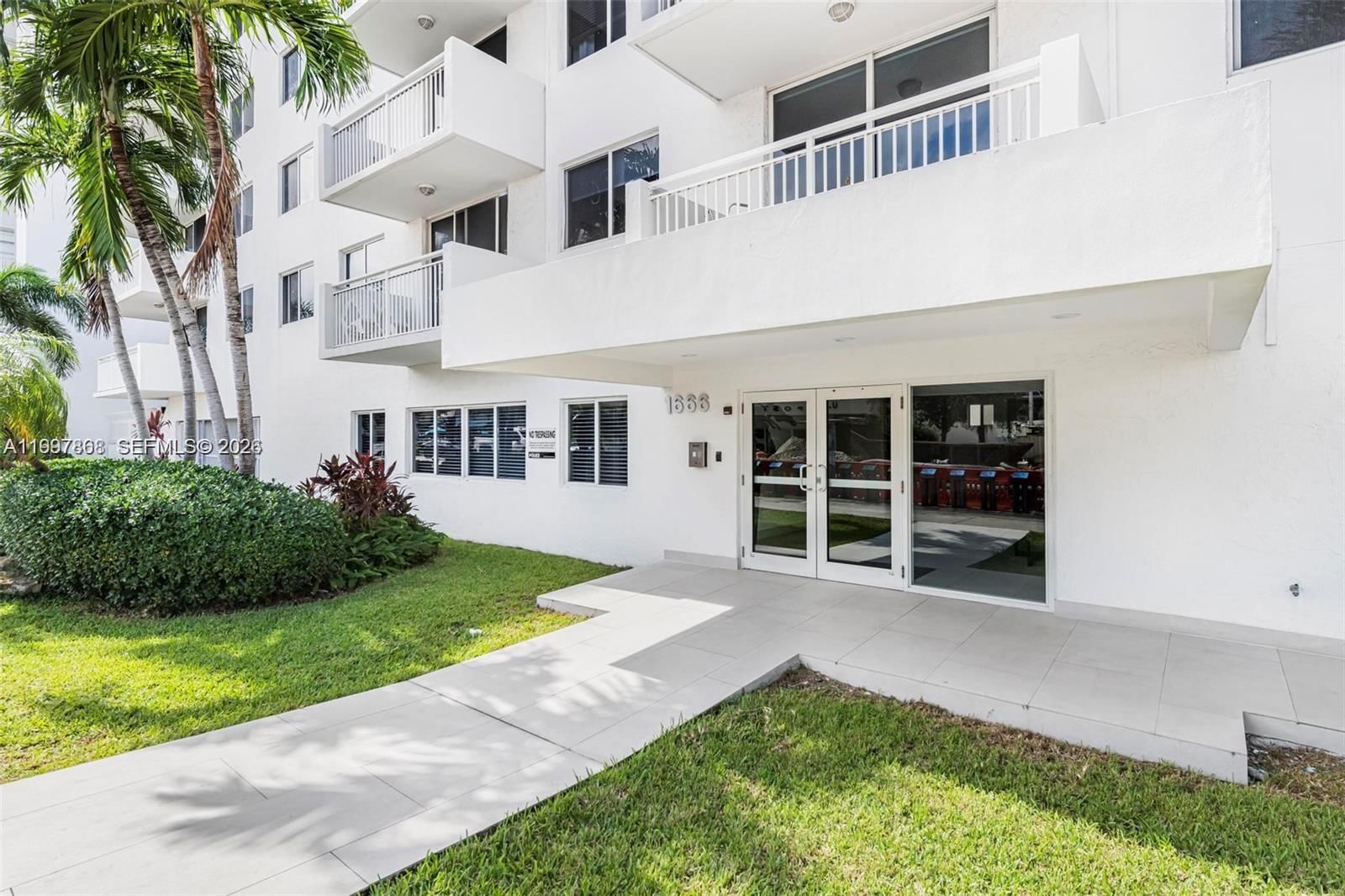 Real estate property located at 1666 West Ave #305, Miami-dade, Belle View Sub, Miami Beach, FL