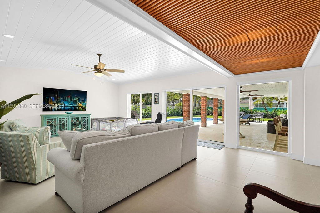 Real estate property located at 8300 158th St, Miami-dade, Southwood, Palmetto Bay, FL