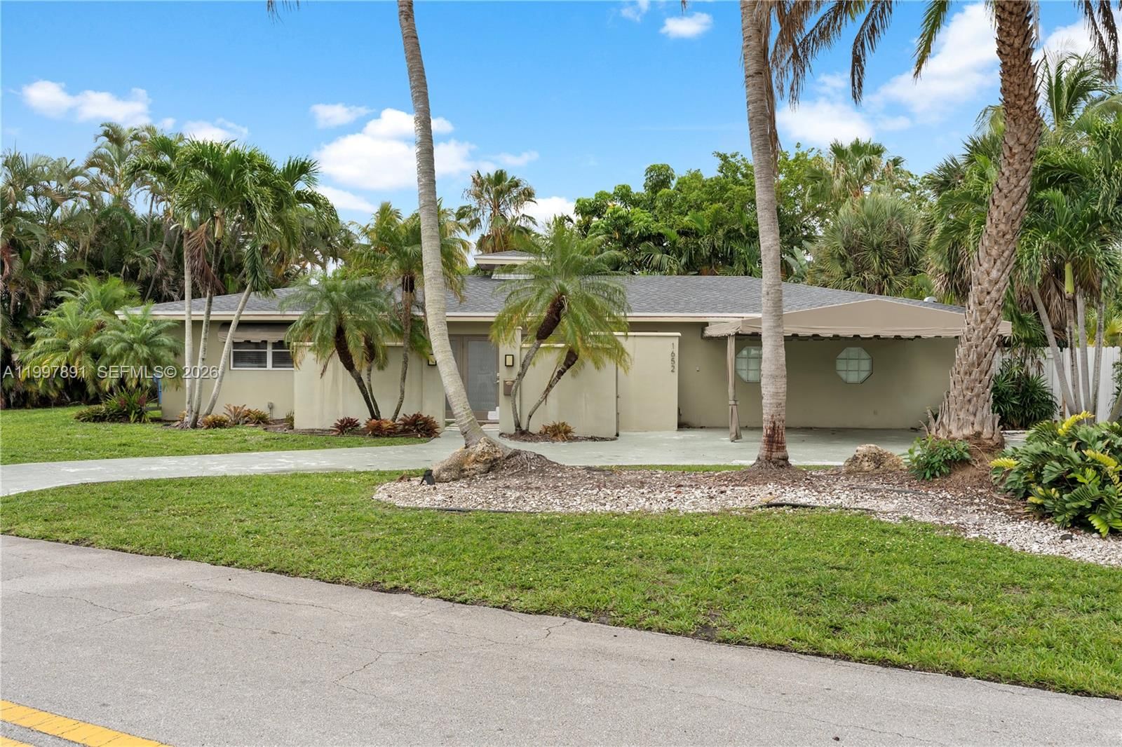 Real estate property located at 1652 39th St, Broward, Oakland Park 2nd Add-resu, Oakland Park, FL