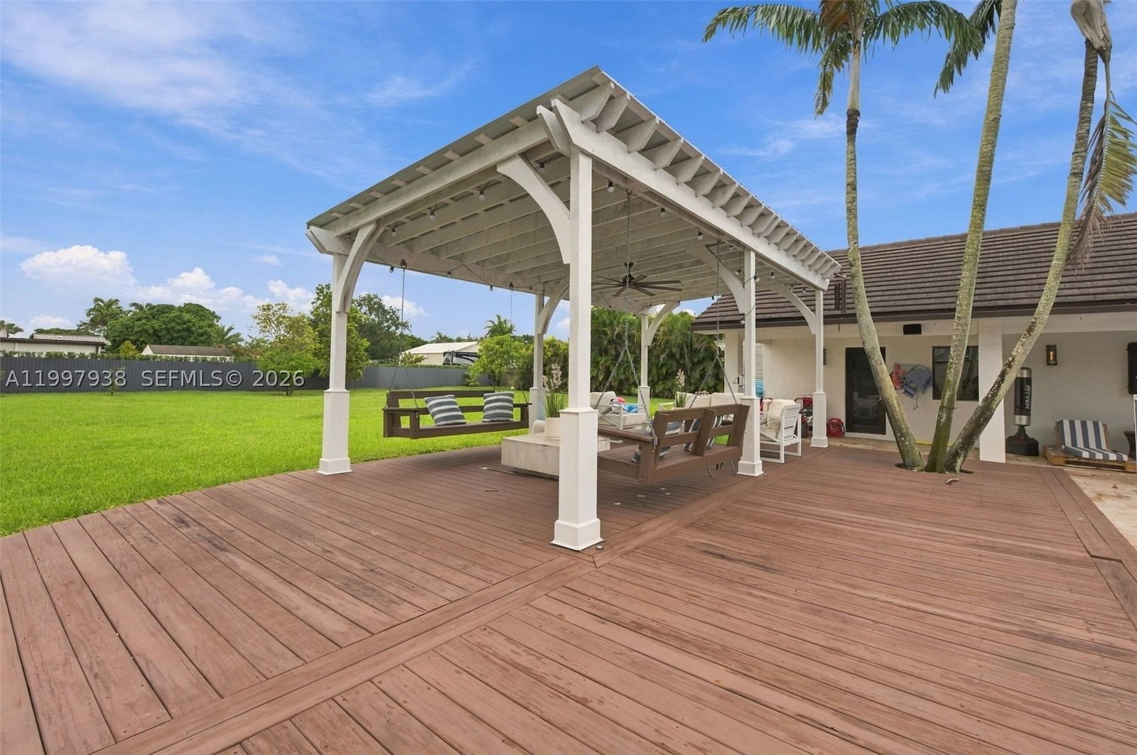 Real estate property located at 11301 95th St, Miami-dade, N.a, Miami, FL