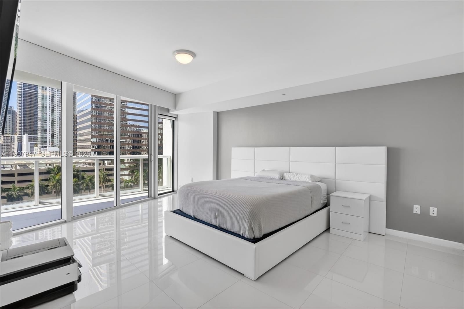 Real estate property located at 495 Brickell Ave #1007, Miami-dade, Icon Brickell No Two, Miami, FL