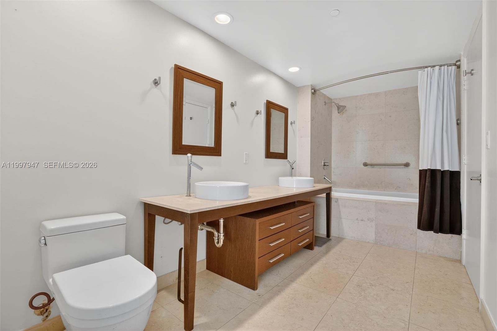 Real estate property located at 495 Brickell Ave #1007, Miami-dade, Icon Brickell No Two, Miami, FL