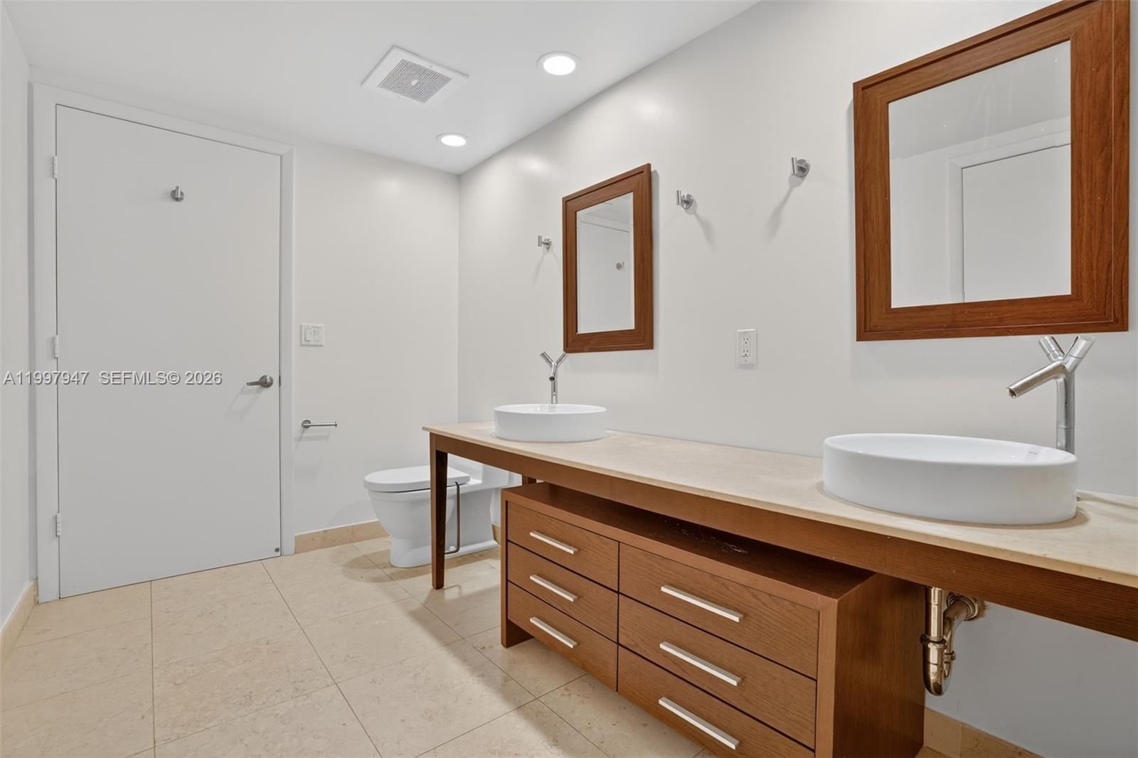 Real estate property located at 495 Brickell Ave #1007, Miami-dade, Icon Brickell No Two, Miami, FL