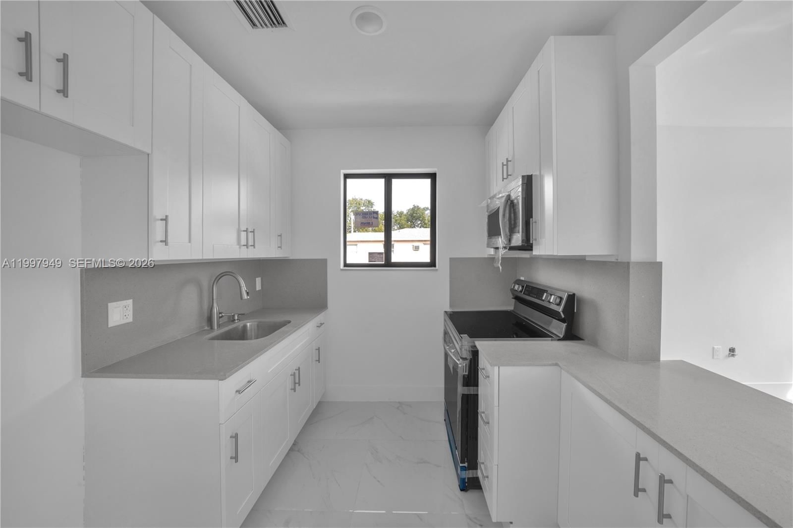 Real estate property located at 450 Beacom Blvd, Miami-dade, Beacom Manor, Miami, FL