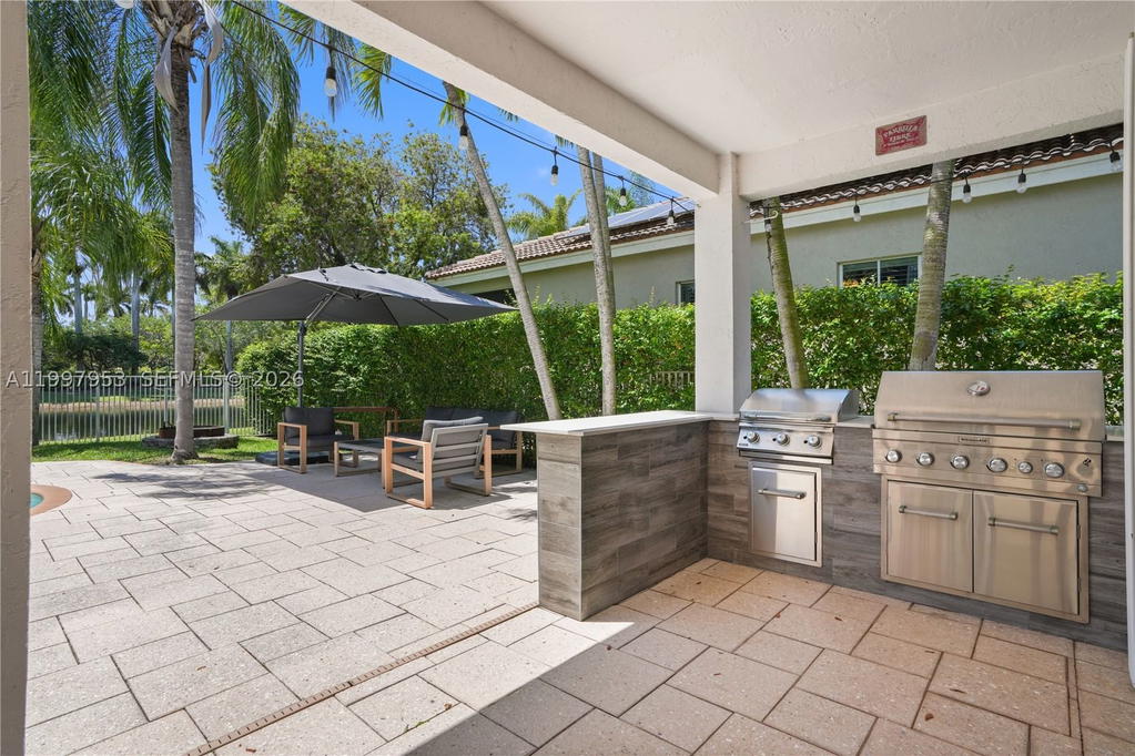 Real estate property located at 1317 Chenille Cir, Broward, Sector 2-parcels 9 & 10, Weston, FL