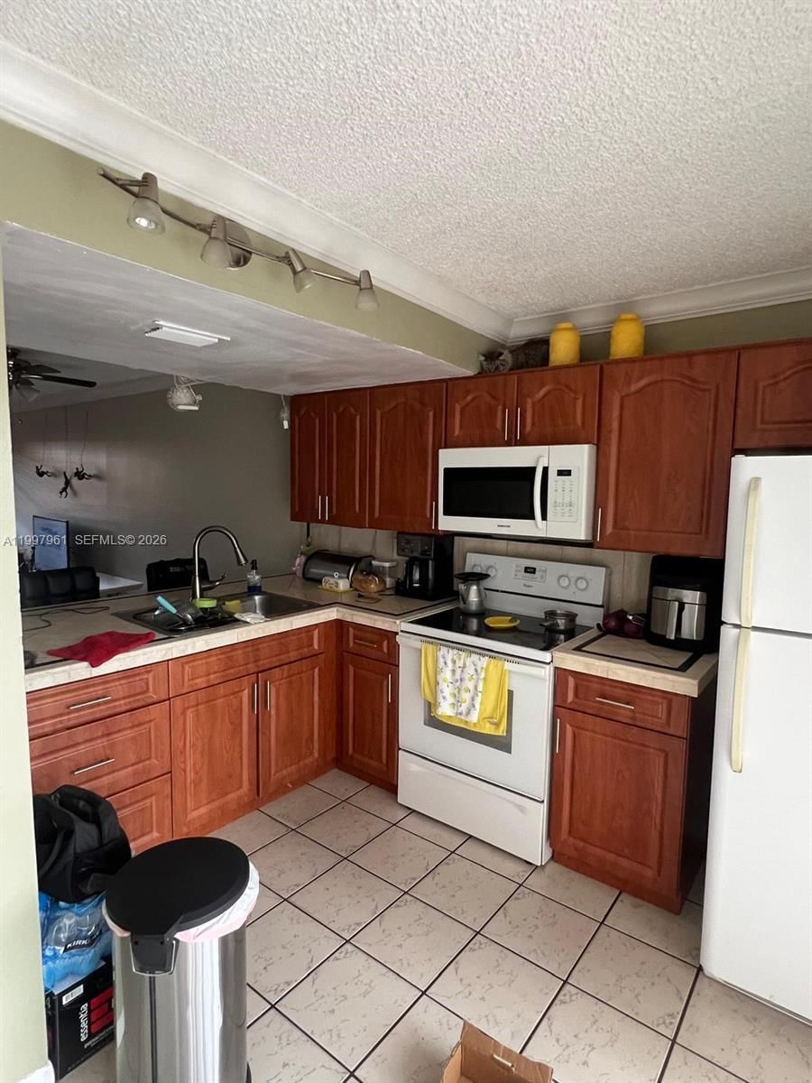 Real estate property located at 1298 51st Pl D-29, Miami-dade, Carmel Townhomes Condo, Hialeah, FL