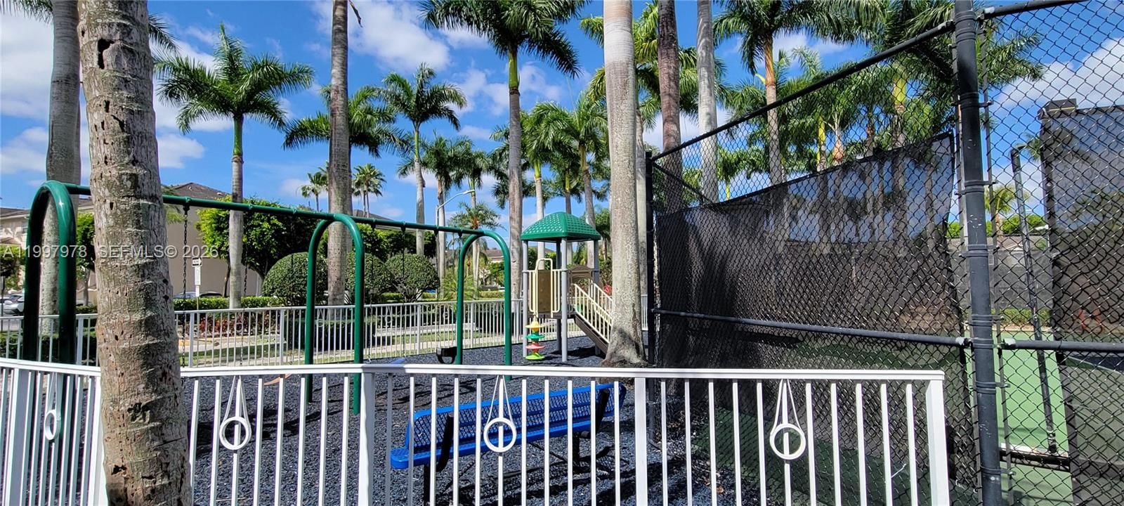 Real estate property located at 5640 115th Ct #211, Miami-dade, Las Brisas At Doral Condo, Doral, FL