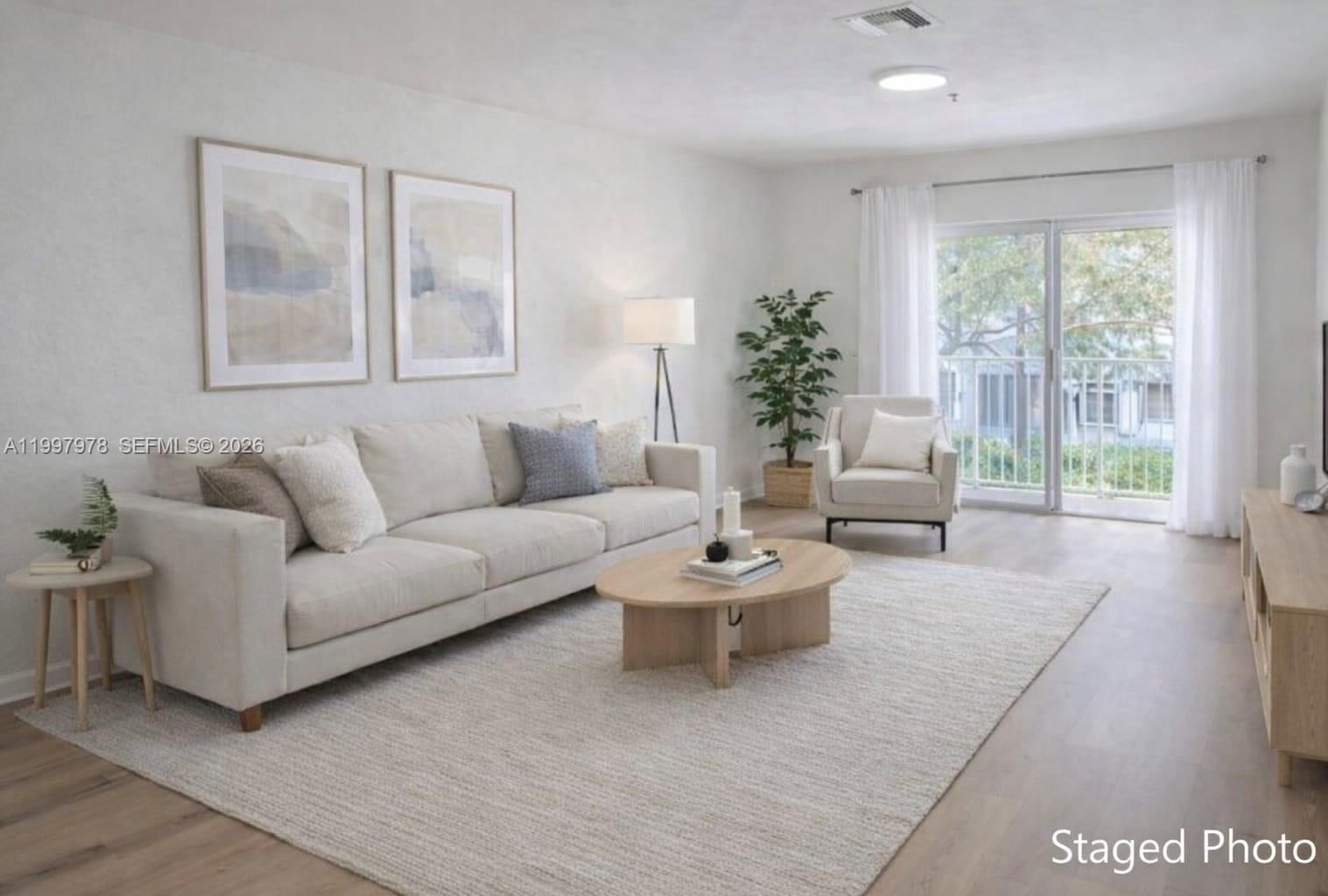 Real estate property located at 5640 115th Ct #211, Miami-dade, Las Brisas At Doral Condo, Doral, FL