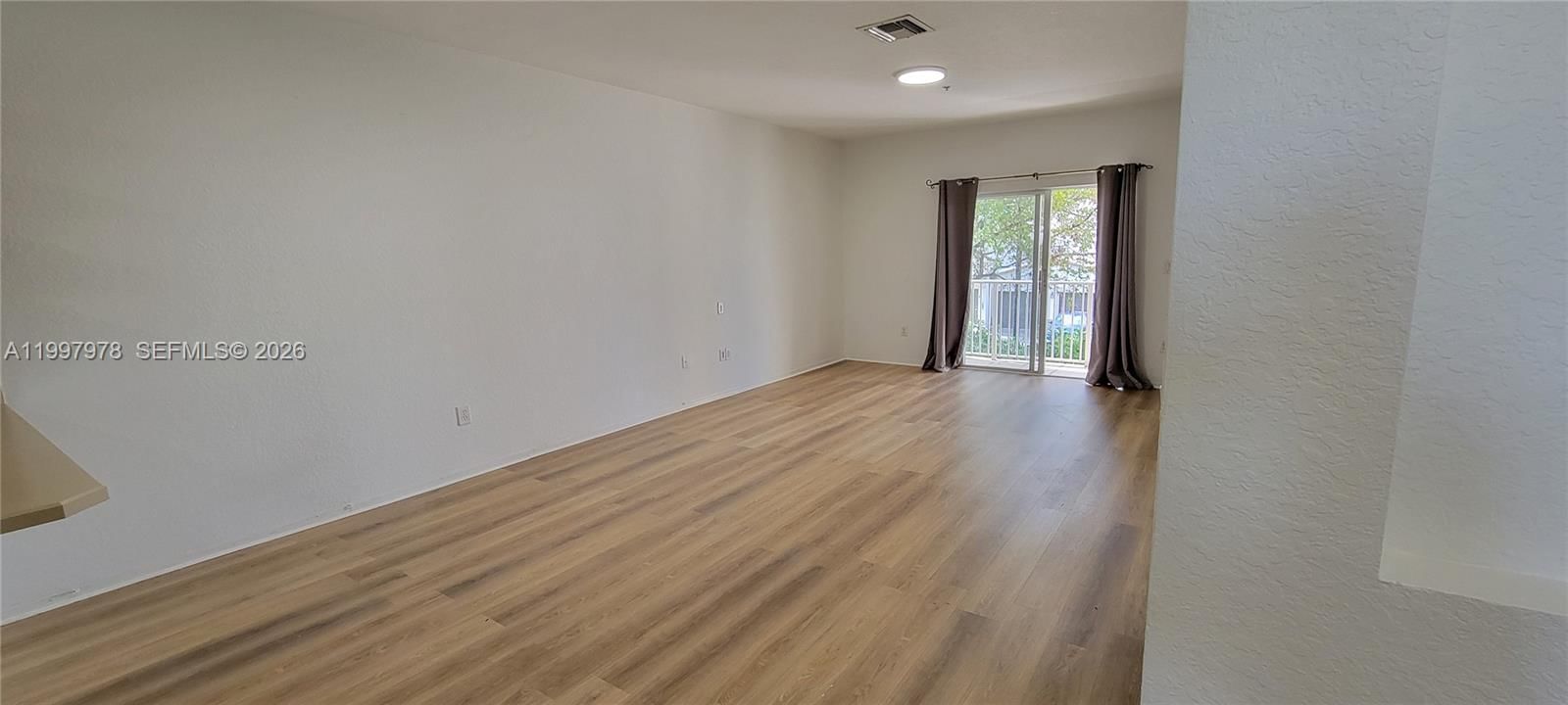 Real estate property located at 5640 115th Ct #211, Miami-dade, Las Brisas At Doral Condo, Doral, FL