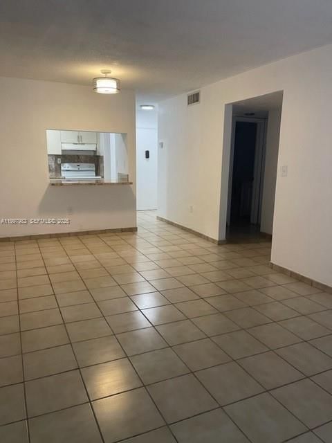 Real estate property located at 1530 2nd St #105, Miami-dade, Villa Del Sol Condo, Miami, FL