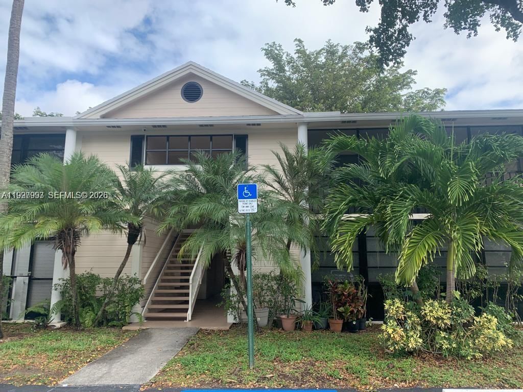 Real estate property located at 907 199th St #204, Miami-dade, Carmel At Calif Club Cond, Miami, FL