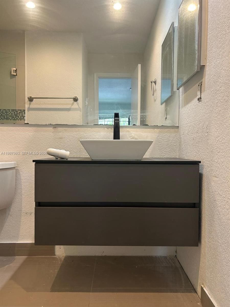 Real estate property located at 907 199th St #204, Miami-dade, Carmel At Calif Club Cond, Miami, FL