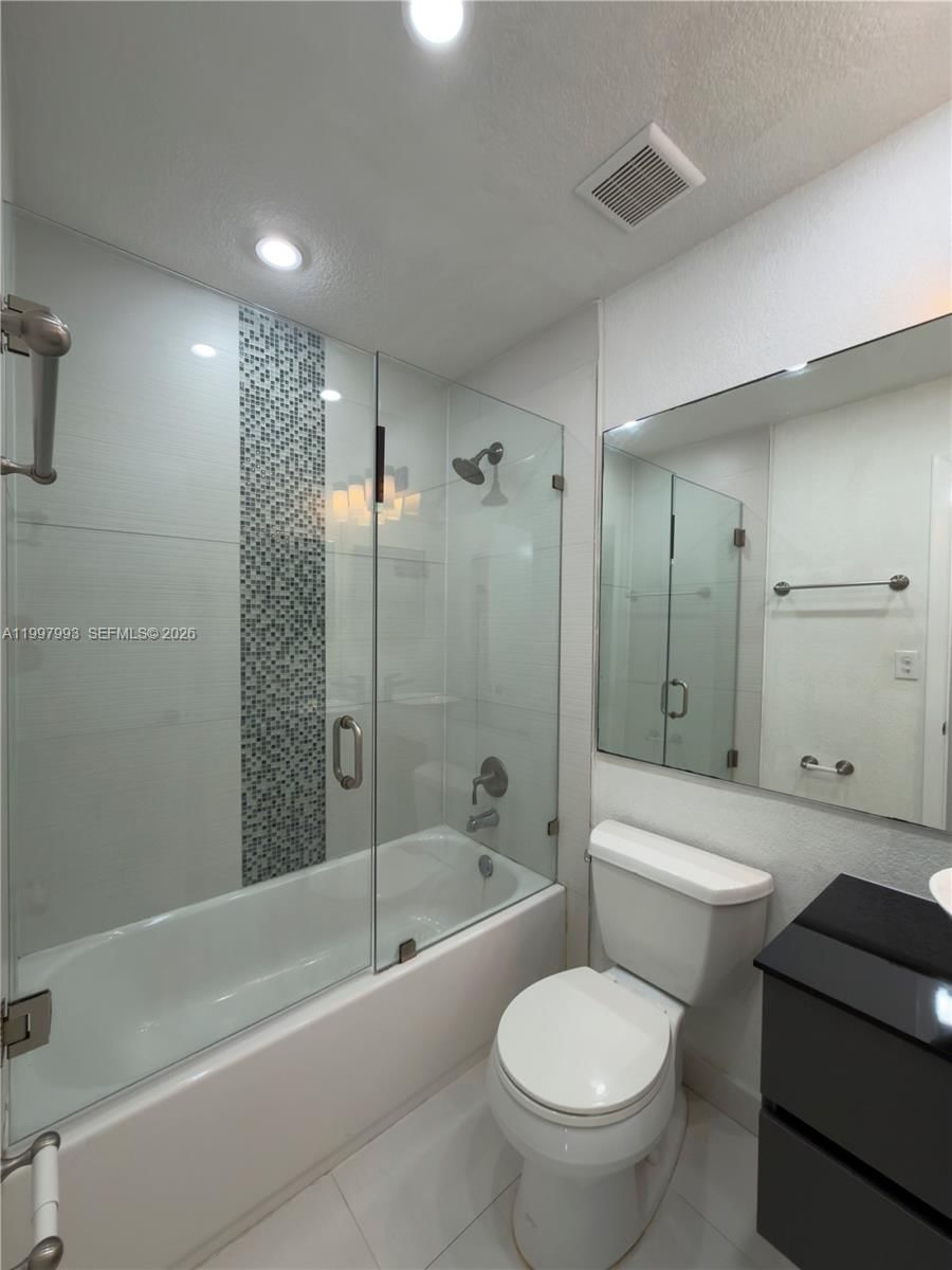 Real estate property located at 907 199th St #204, Miami-dade, Carmel At Calif Club Cond, Miami, FL