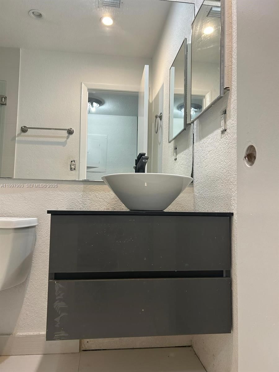 Real estate property located at 907 199th St #204, Miami-dade, Carmel At Calif Club Cond, Miami, FL