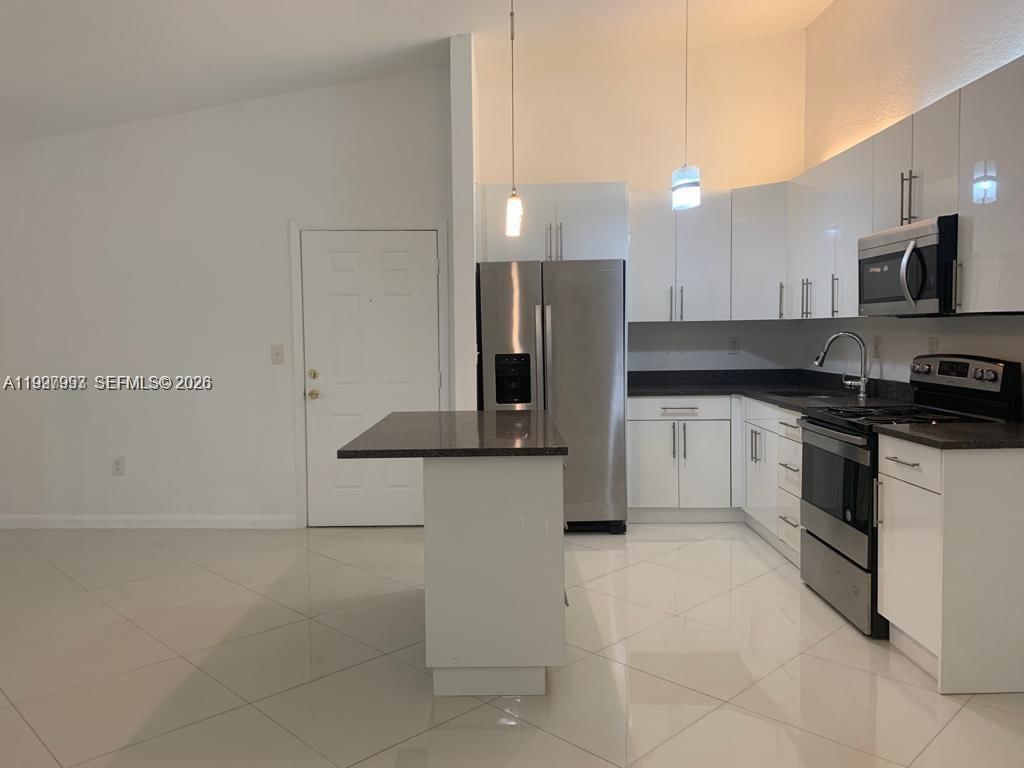 Real estate property located at 907 199th St #204, Miami-dade, Carmel At Calif Club Cond, Miami, FL