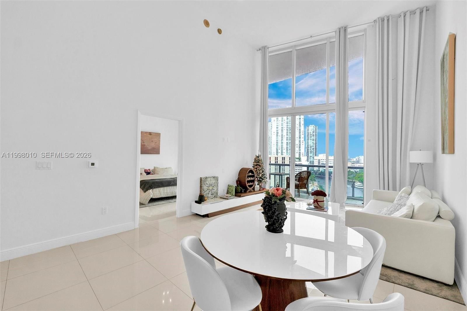 Real estate property located at 465 Brickell Ave #1406, Miami-dade, Iconbrickell Condo No 1, Miami, FL