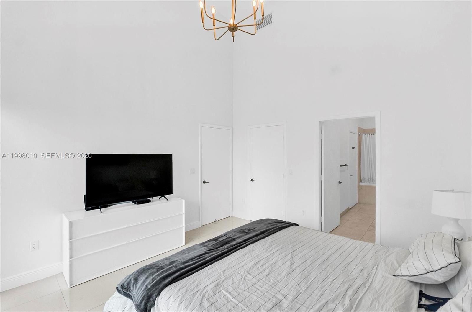 Real estate property located at 465 Brickell Ave #1406, Miami-dade, Iconbrickell Condo No 1, Miami, FL