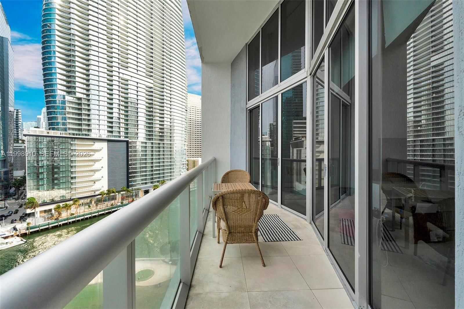 Real estate property located at 465 Brickell Ave #1406, Miami-dade, Iconbrickell Condo No 1, Miami, FL