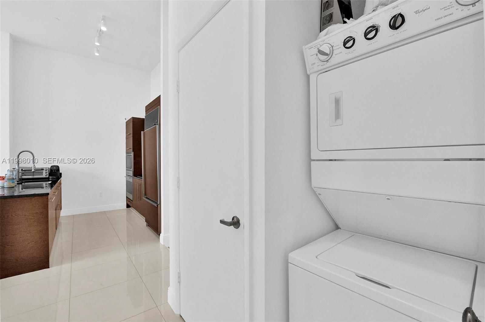 Real estate property located at 465 Brickell Ave #1406, Miami-dade, Iconbrickell Condo No 1, Miami, FL