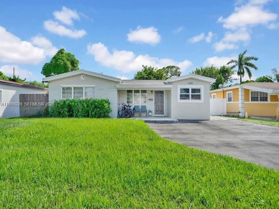 Real estate property located at 6930 12th St, Broward, Pembroke Pines No 3, Pembroke Pines, FL