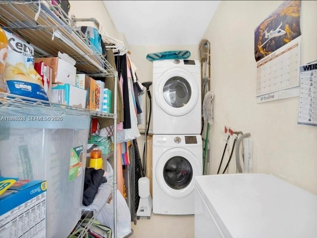 Real estate property located at 6930 12th St, Broward, Pembroke Pines No 3, Pembroke Pines, FL