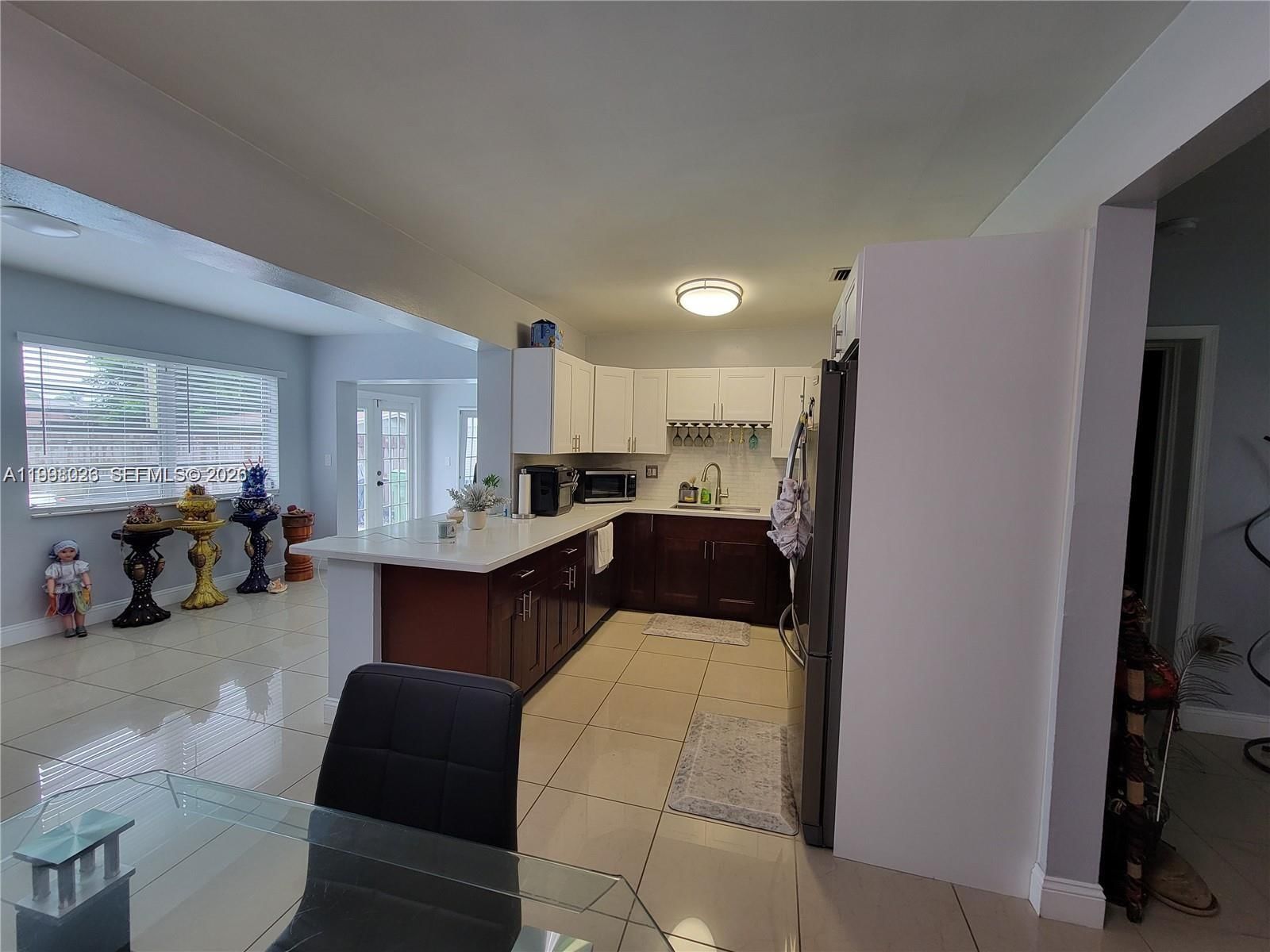 Real estate property located at 6930 12th St, Broward, Pembroke Pines No 3, Pembroke Pines, FL