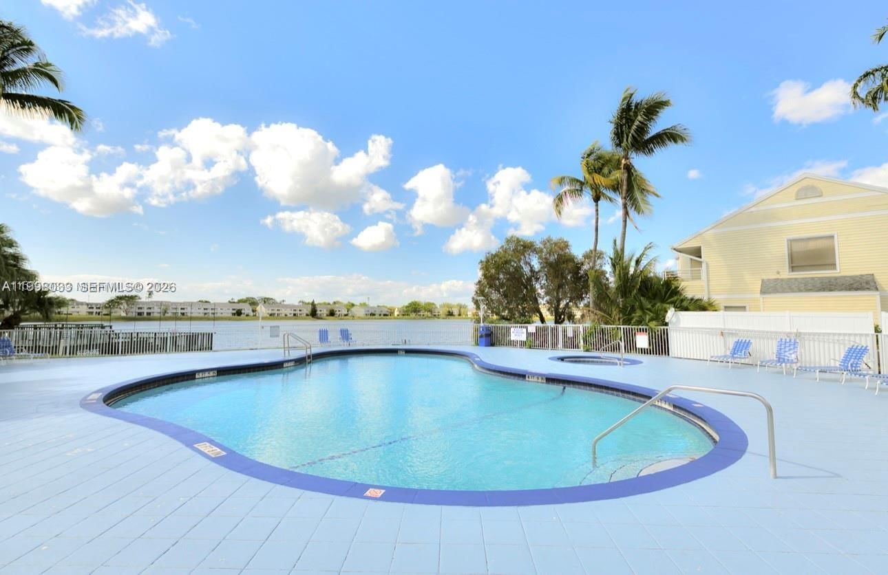 Real estate property located at 3453 44th St #104, Broward, Summer Lake, Oakland Park, FL