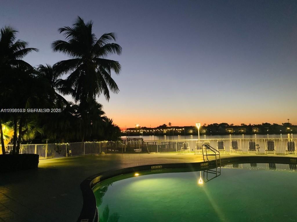 Real estate property located at 3453 44th St #104, Broward, Summer Lake, Oakland Park, FL