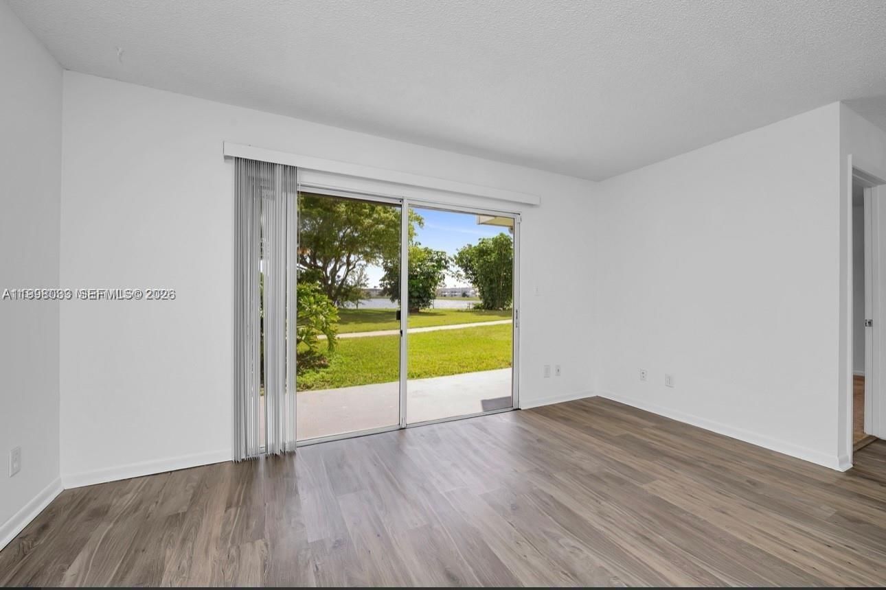 Real estate property located at 3453 44th St #104, Broward, Summer Lake, Oakland Park, FL