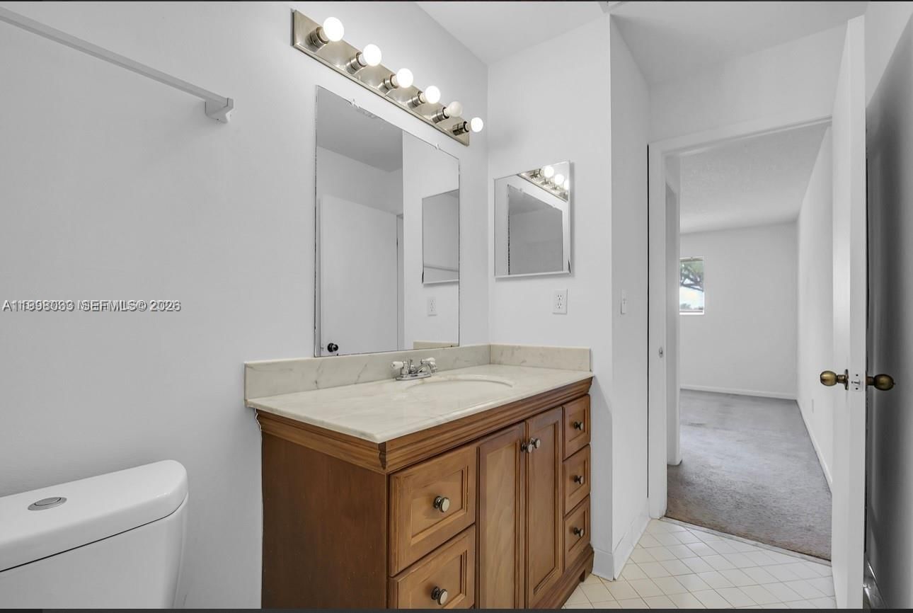 Real estate property located at 3453 44th St #104, Broward, Summer Lake, Oakland Park, FL