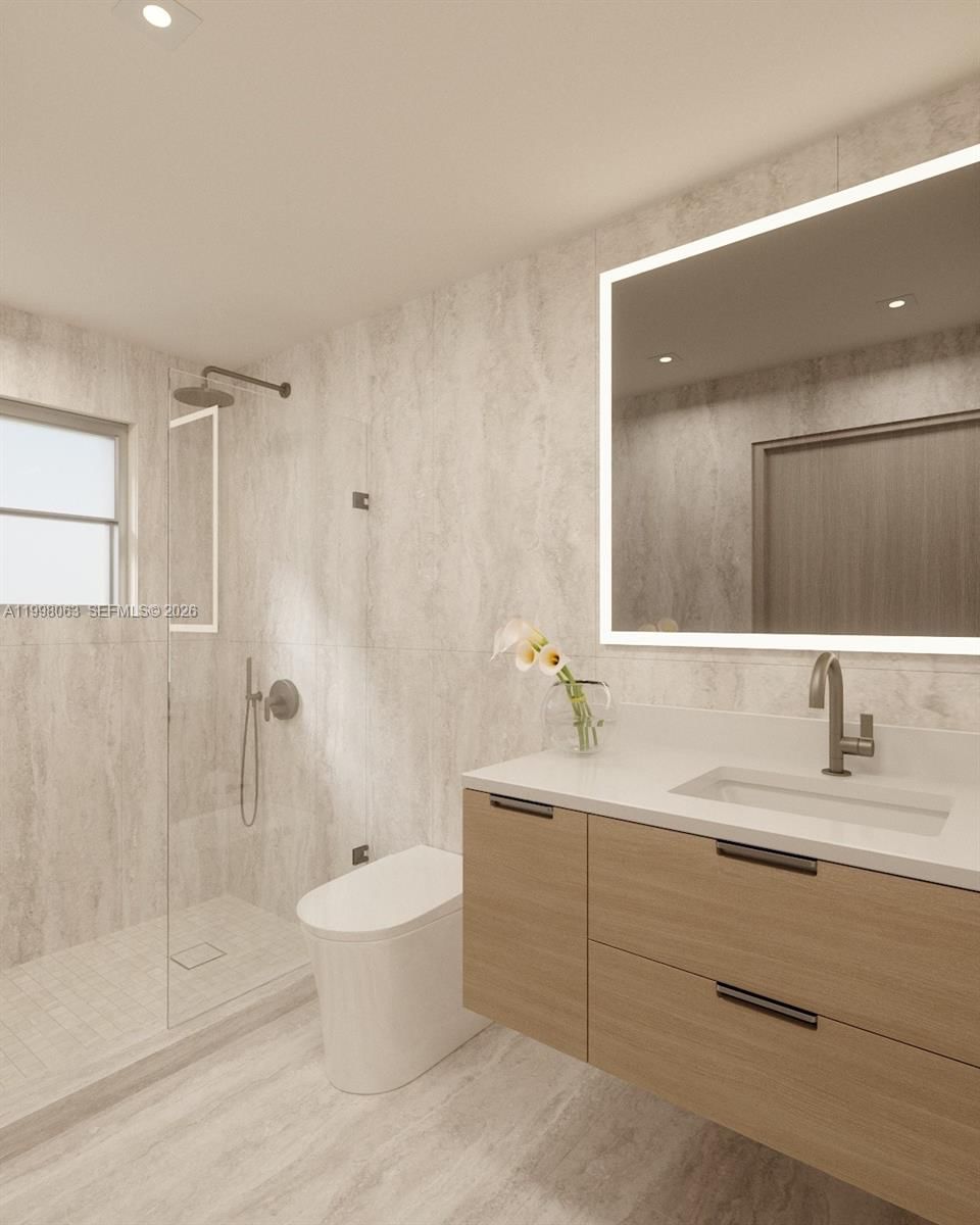 Real estate property located at 250 Collins Av #212, Miami-dade, Ocean Beach Fla Sub, Miami Beach, FL